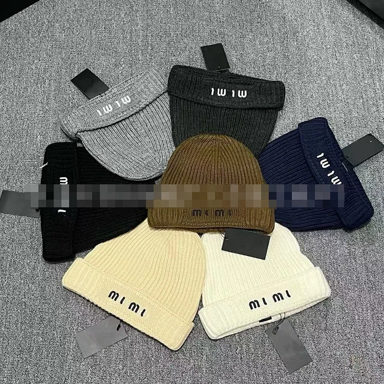 Miu Miu letter-embroidered cap